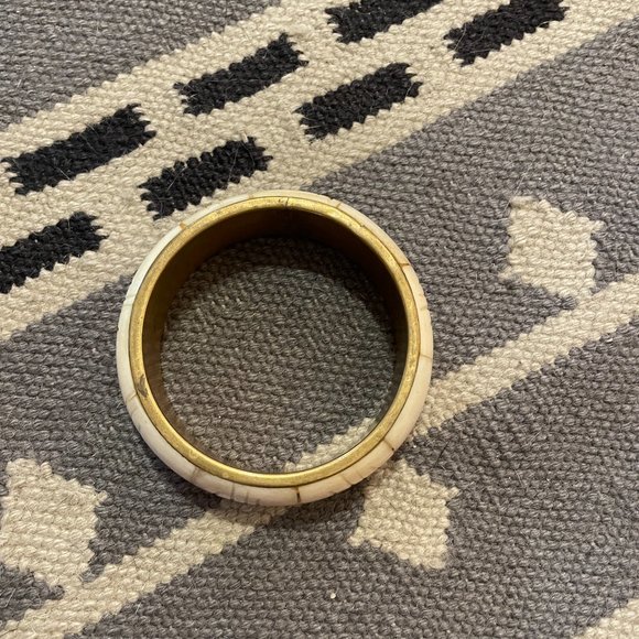 🌻2 for $15🌻 Vintage Wood Bangle - Picture 2 of 3